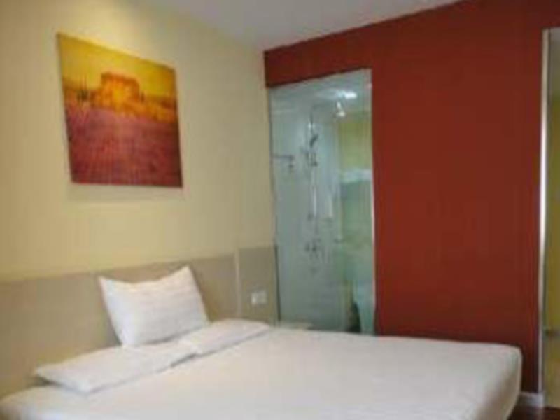 Hanting Hotel Yibin Zhongshan Street Zewnętrze zdjęcie