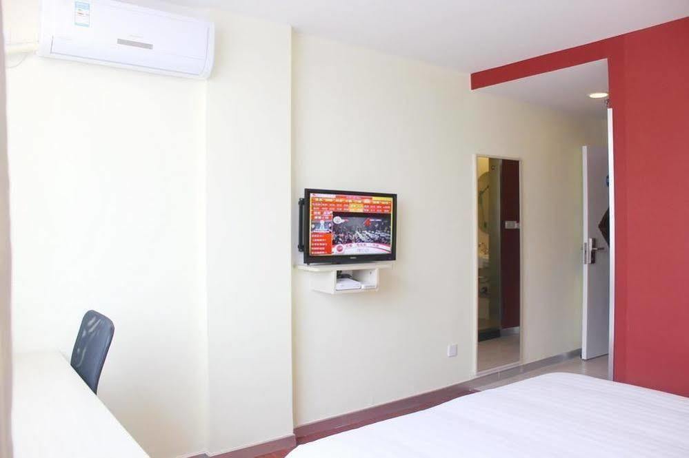Hanting Hotel Yibin Zhongshan Street Zewnętrze zdjęcie
