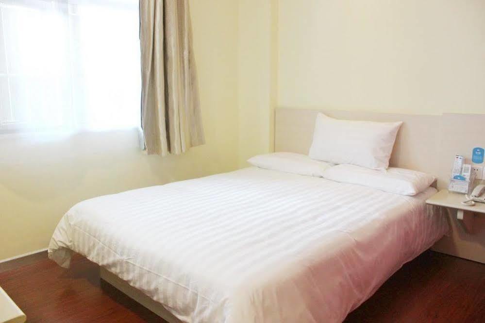 Hanting Hotel Yibin Zhongshan Street Zewnętrze zdjęcie