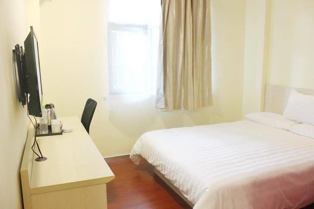 Hanting Hotel Yibin Zhongshan Street Zewnętrze zdjęcie
