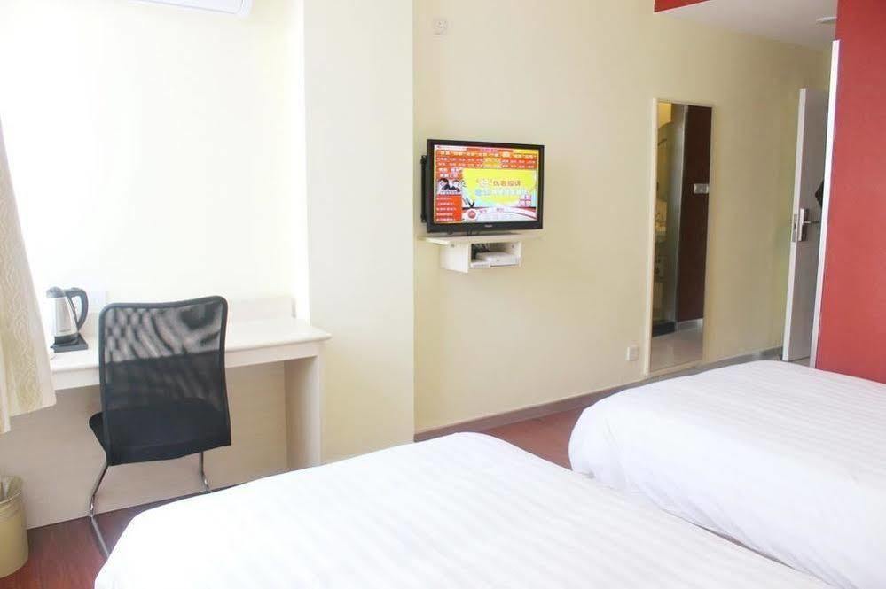 Hanting Hotel Yibin Zhongshan Street Zewnętrze zdjęcie