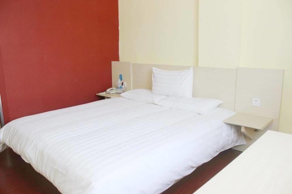 Hanting Hotel Yibin Zhongshan Street Zewnętrze zdjęcie