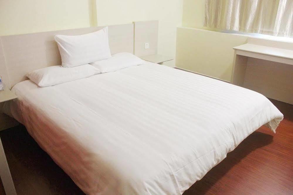 Hanting Hotel Yibin Zhongshan Street Zewnętrze zdjęcie
